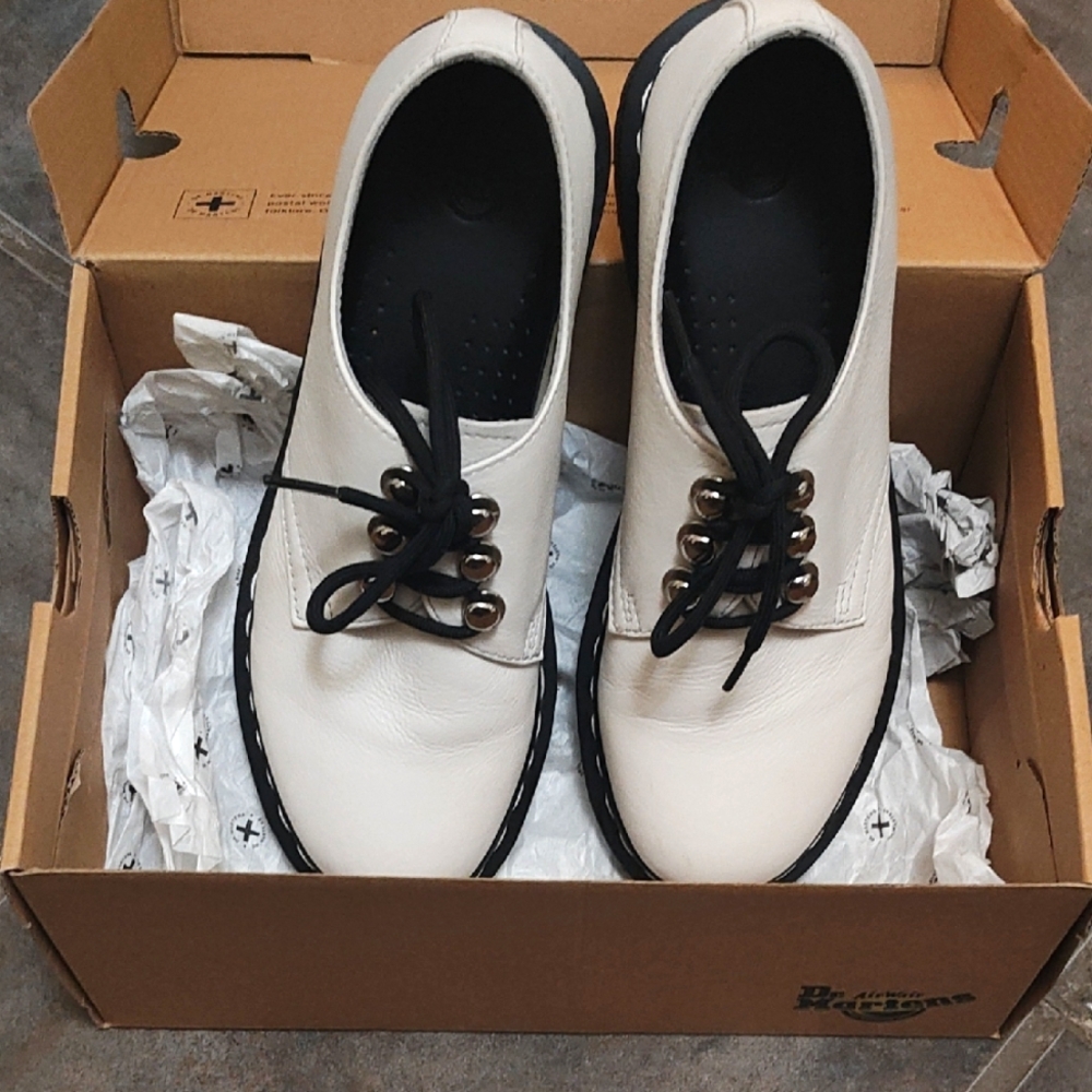 Dr Martens 39 US8 1461 Virginia Bone Shoes Leather